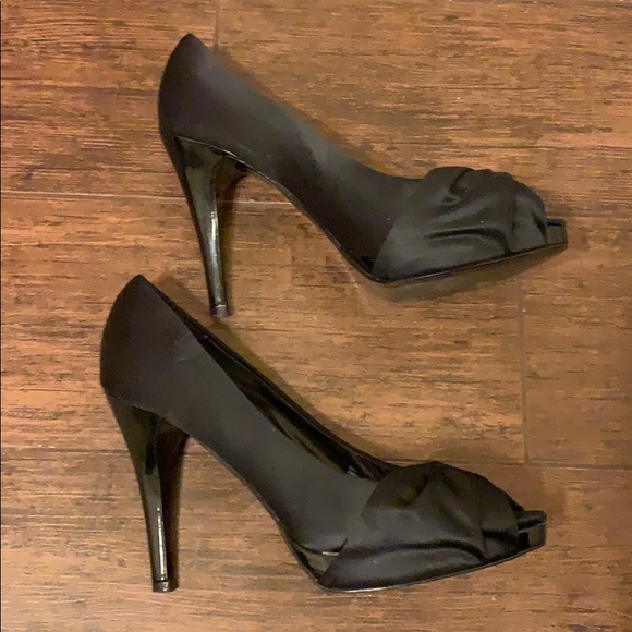 WHBM satin peep toe pumps - Picture 4 of 6